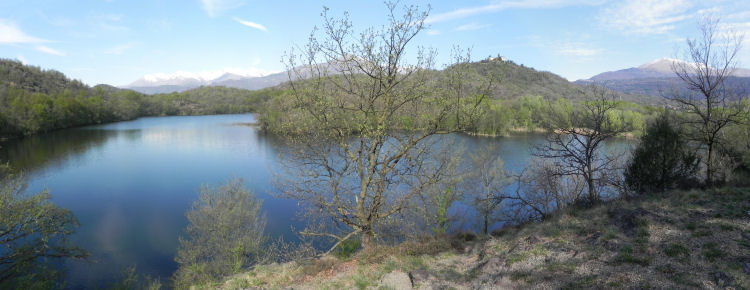 Panorama sul Lago di Campagna (64701 bytes)